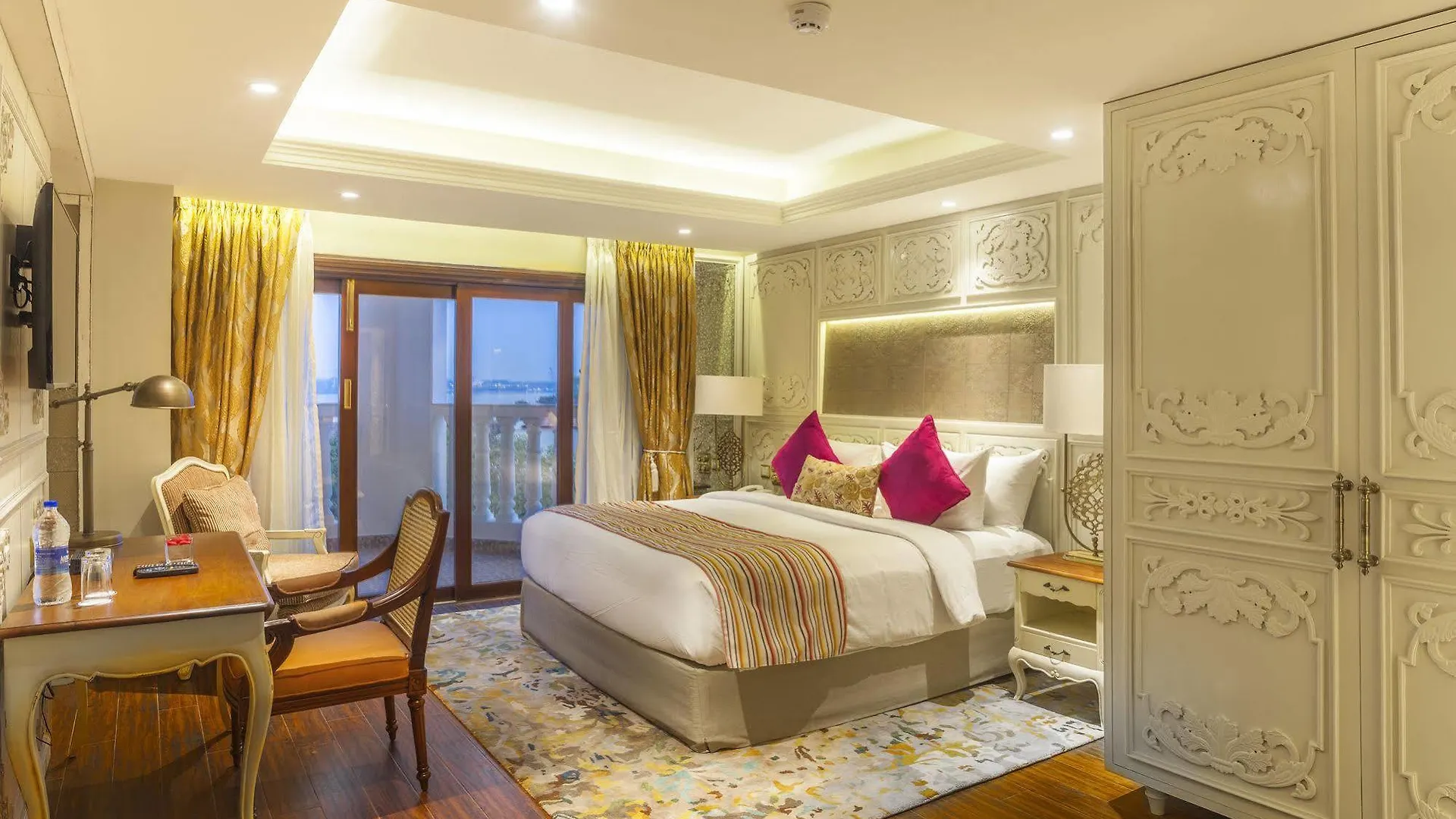 Fragrant Nature Kochi - A Five Star Classified Hotel 5*,  Indien