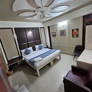 **** Hotel A Family Oppera Near Igi Airport India
